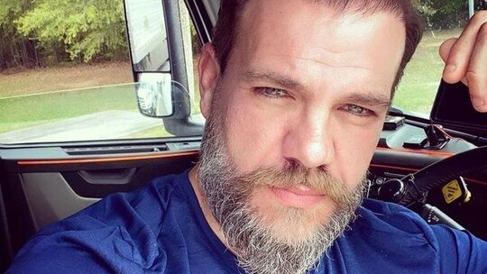 Tolga Karel, Amerika'da Trump'a destek vererek seçimdeki görüşlerini paylaştı