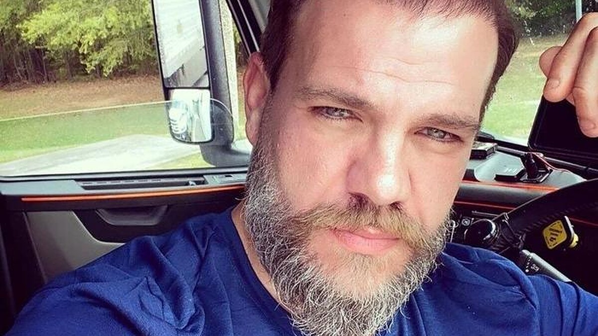 Tolga Karel, Amerika'da Trump'a destek vererek seçimdeki görüşlerini paylaştı