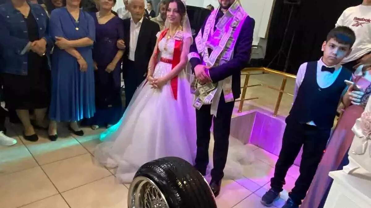 Zonguldak'ta Düğün Töreninde Şaşırtan Hediyeler: 35 Bin Liralık Jant ve Lastik!