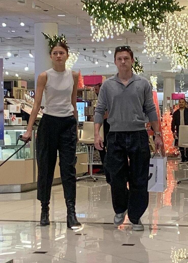 Tom Holland ve Zendaya'nın İlişkisi Ciddileşiyor: Gizli Tatil ve Aile Ziyareti