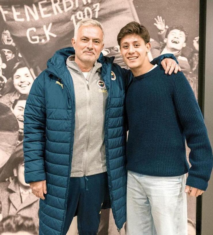 Arda Güler Türkiye'de aile ziyareti ve Fenerbahçe ile "Gibi" dizisi setinde buluştu
