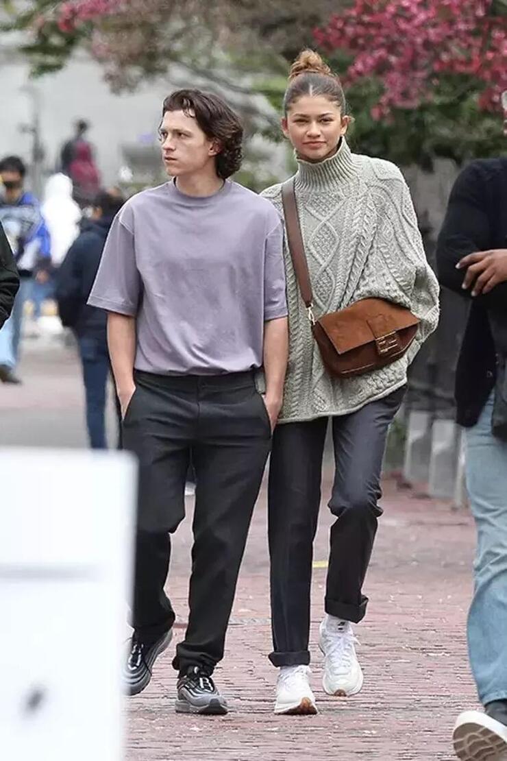 Tom Holland ve Zendaya'nın İlişkisi Ciddileşiyor: Gizli Tatil ve Aile Ziyareti