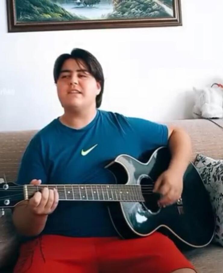 Baha Bayırlı'nın Yetenek Sizsiniz'deki Performansı ve Sosyal Medyada Gündem Olması