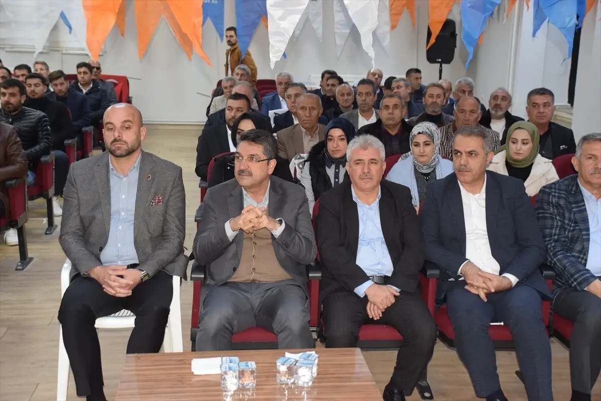 AK Parti Beşiri İlçe Gençlik Kolları 7. Olağan Kongresi'nde Cihan Karabulut Yeniden Seçildi