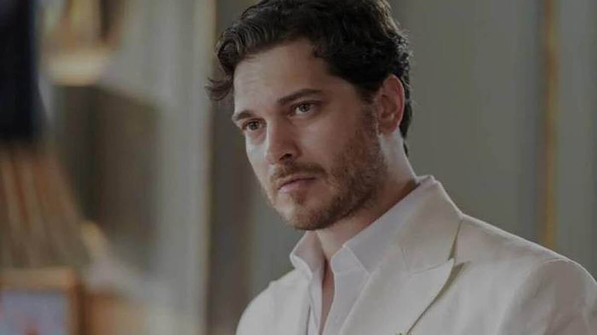 Çağatay Ulusoy’un yeni dizisi Eşref Rüya'da partneri Demet Özdemir oldu!