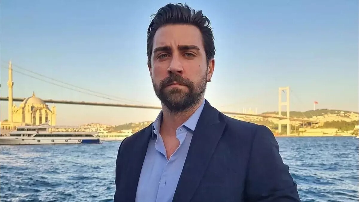 Çağlar Ertuğrul, "Prens" dizisinden kazanacağı tüm ücreti Koruncuk Vakfı'na bağışlayacak!