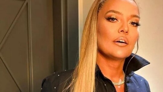 Demet Akalın kiracı sorunundan dolayı evini satmaya karar verdi, bedava oturacak öğrenci buldu