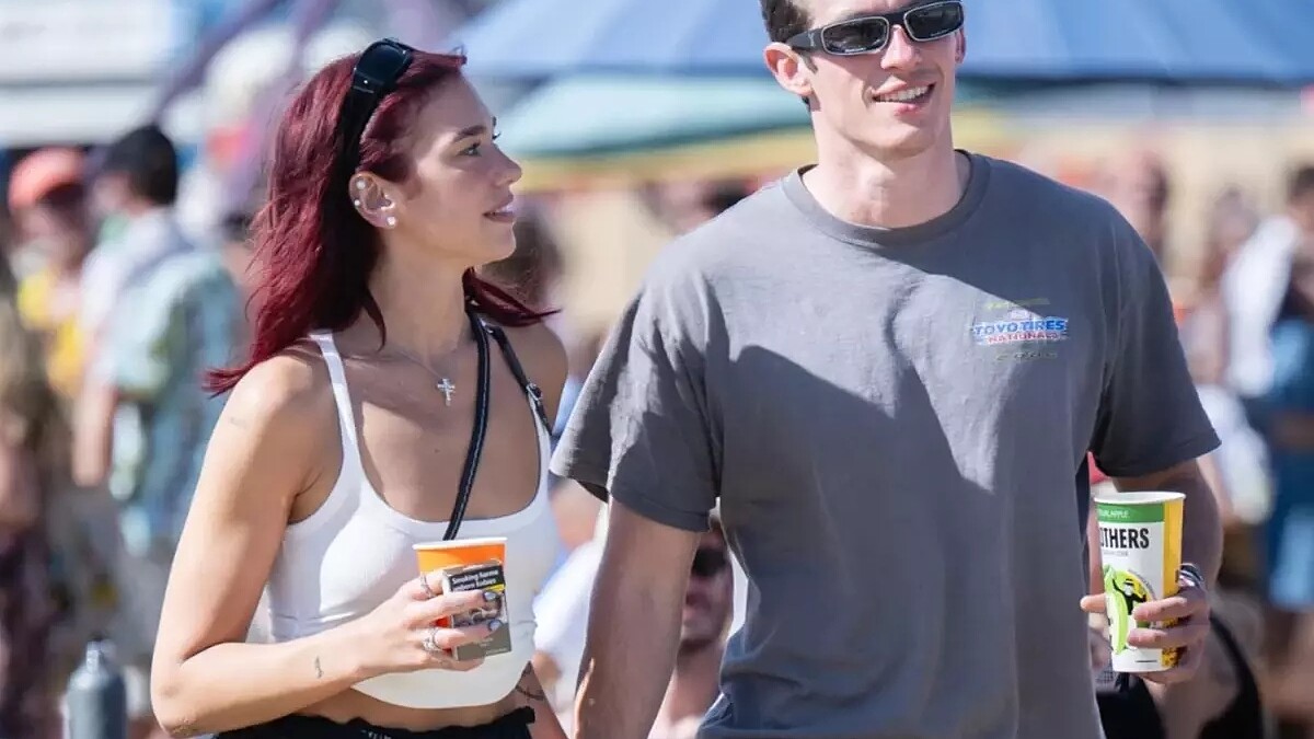 Dua Lipa ve Callum Turner gizlice nişanlandı, Yılbaşı kutlaması planlıyorlar