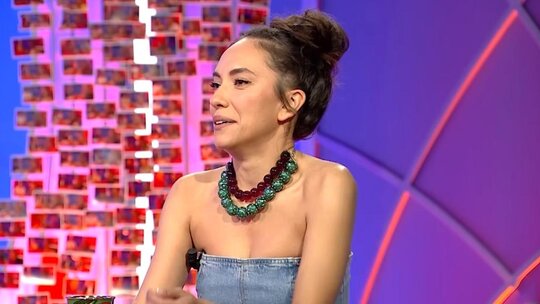 Duygu Sarışın, Çağatay Ulusoy'dan ayrıldı; Profesör Mete Atatüre ile yeni bir aşka yelken açtı!