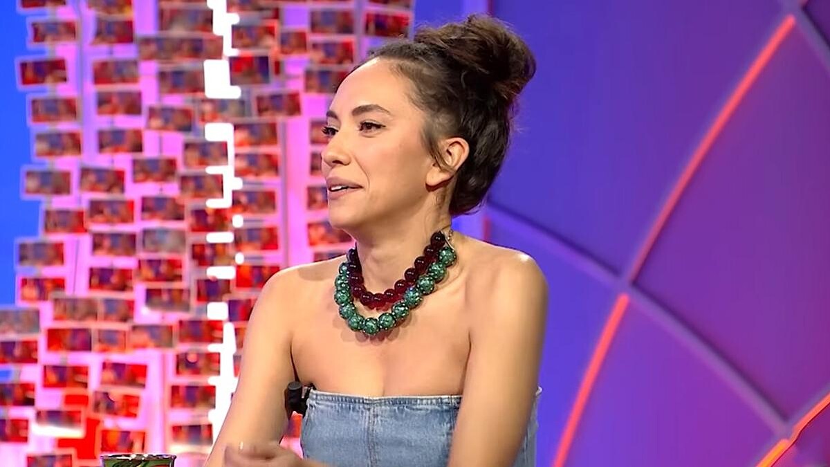 Duygu Sarışın, Çağatay Ulusoy'dan ayrıldı; Profesör Mete Atatüre ile yeni bir aşka yelken açtı!