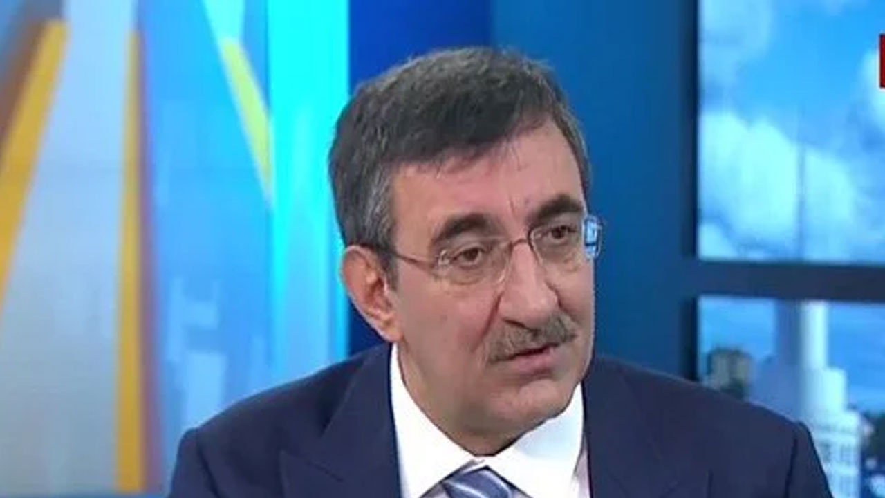 Emekli Maaşlarına Zam Müjdesi! Cumhurbaşkanı Yardımcısı Cevdet Yılmaz'dan Açıklama Geldi