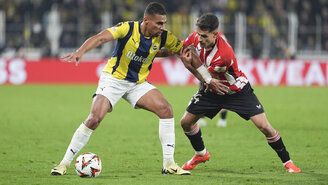 Fenerbahçe Taraftarından Ali Koç'a İstifa Çağrısı, Kadıköy'de Tepkiler Yükseldi