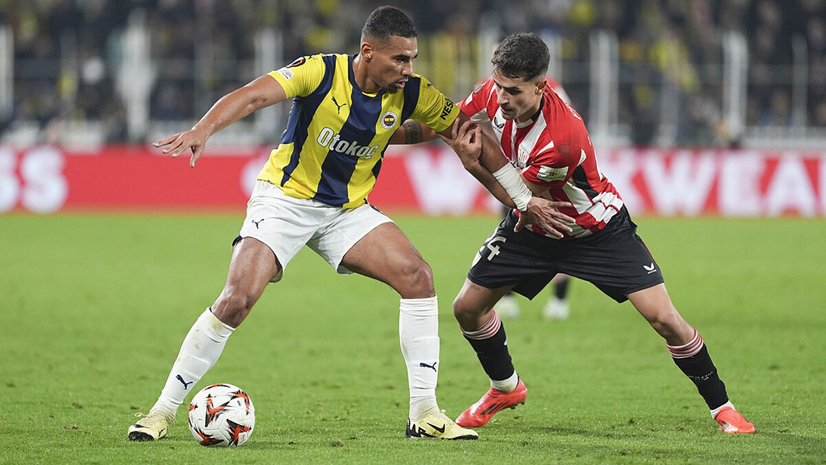 Fenerbahçe Taraftarından Ali Koç'a İstifa Çağrısı, Kadıköy'de Tepkiler Yükseldi