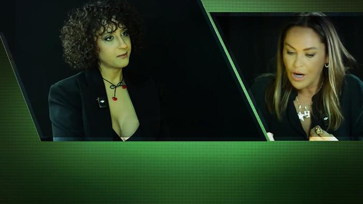 Hülya Avşar, Ecem Erkek'e özel hayatını sordu: 'Ünlenince mi boşandın?'