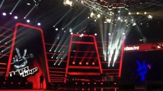 O Ses Türkiye Yılbaşı Özel programından sızan ilk görüntüler sosyal medyada gündem oldu!