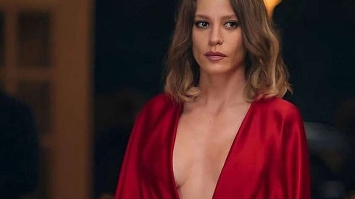 Serenay Sarıkaya'nın Durgun Hali ve Mert Demir Ayrılığı İddiaları Gündemde!