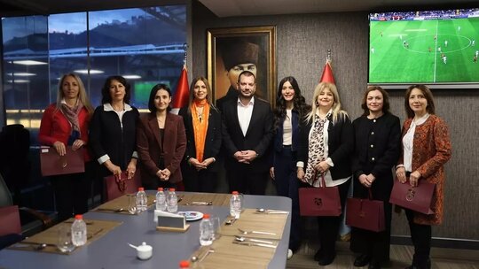 Trabzonspor Başkanı Ertuğrul Doğan, Görevini Tamamlayan Başkanlara Teşekkür Plaketi Verdi