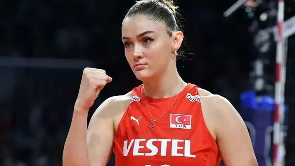 Zehra Güneş'in Mini Elbisesi Sosyal Medyada Büyük İlgi Uyandırdı