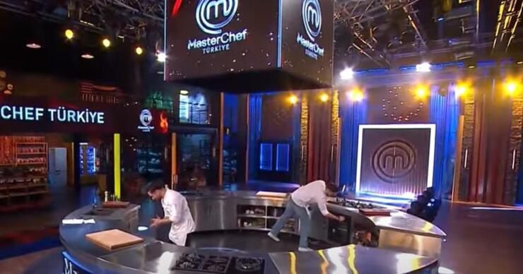 MasterChef 2024 Şampiyonu Kerem mi Onur mu? Final Mücadelesi Canlı Yayında!