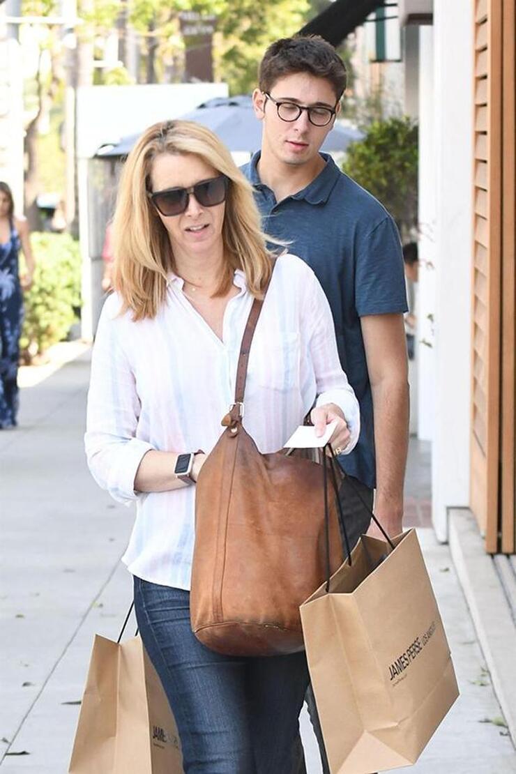 Evlilikte 30 Yıl Sonra Aşk Kalmadı İtirafı: Lisa Kudrow’un Dürüst Açıklamaları