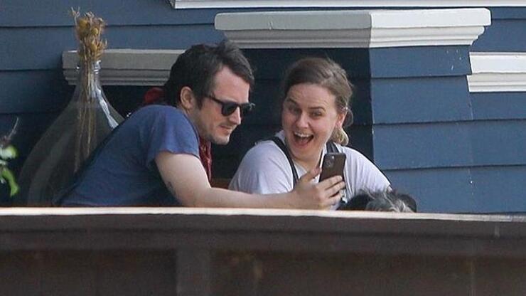 Elijah Wood ve Mette-Marie Kongsved Gizlice Evlendi, Aşkları Film Setinde Başladı