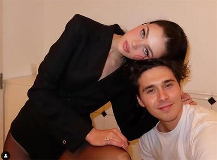 Beckham Ailesi'nden Mutluluk Dolu Bir Kutlama Gelin Nicola Peltz İçin Başladı