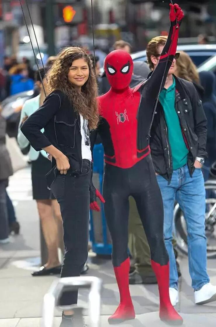 Tom Holland, çocuk sahibi olup ev babası olmayı hayal ettiğini açıkladı
