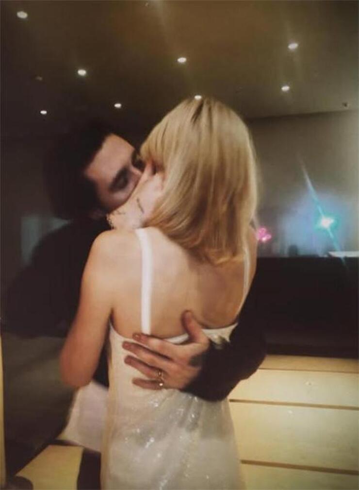 Beckham Ailesi'nden Mutluluk Dolu Bir Kutlama Gelin Nicola Peltz İçin Başladı