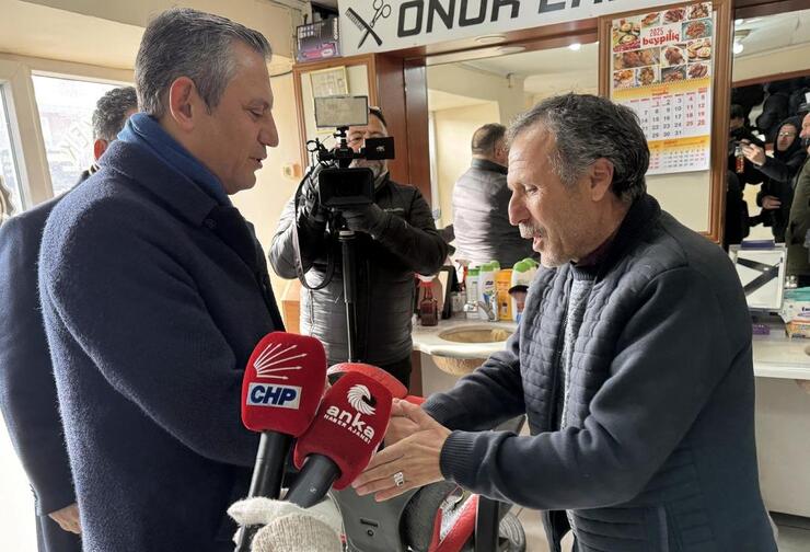 CHP Lideri Özel'den Emekli Maaşlarına İtiraz: 14 Bin Lira Geçim İçin Yetersiz!