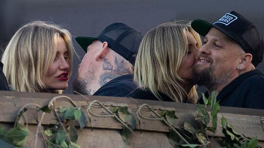 Cameron Diaz ve Benji Madden: On yıl evliliklerini kutladılar!