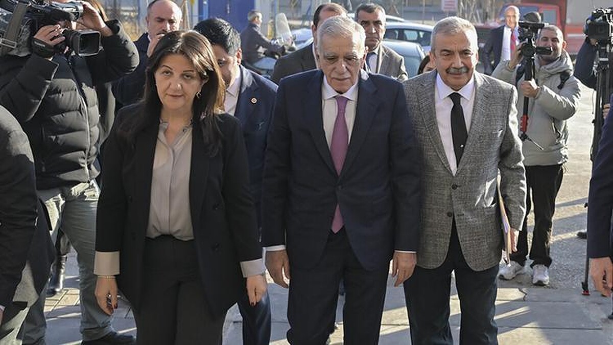 DEM Parti Heyetinden Selahattin Demirtaş ile 3 Saatlik Görüşme ve Barış Vurgusu