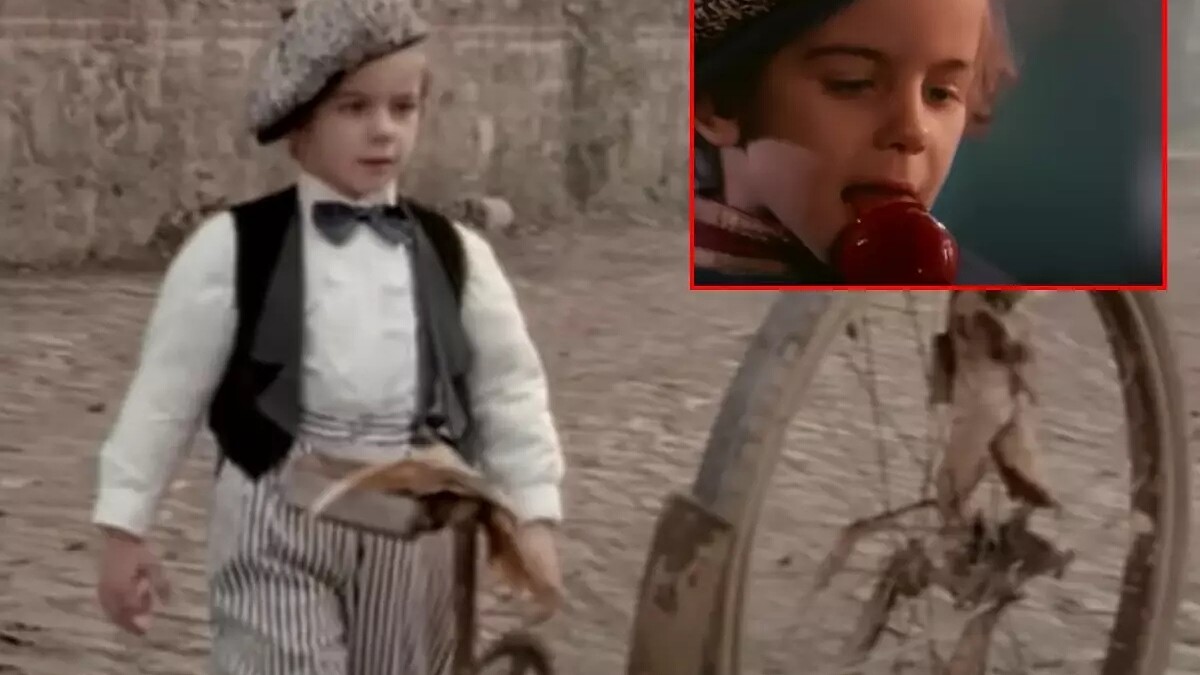 "Demet Sağıroğlu’nun 'Arnavut Kaldırımı' klibindeki çocuğun 34 yıl sonraki kariyeri gündem oldu"