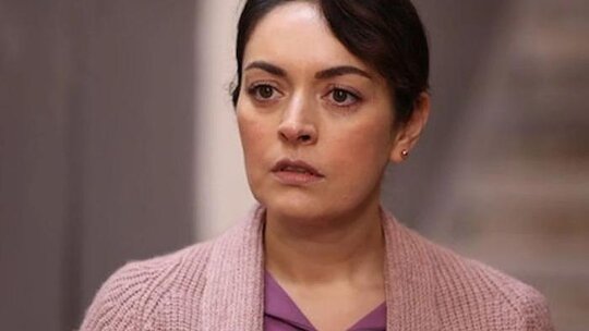 Ezgi Mola'nın Karavan Paylaşımı Tartışmaları Alevlendirdi! Ayşe Barım İddiaları Gündemde