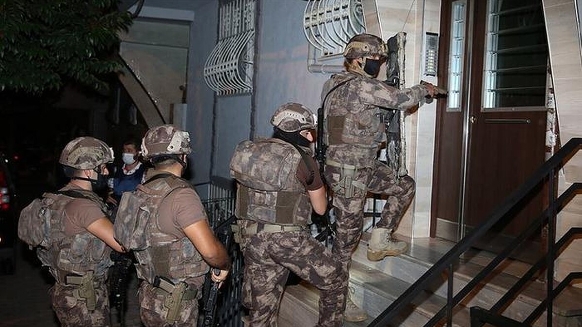 İstanbul'da DEAŞ ve MLKP'ye operasyon: 16 gözaltı, 46 şüpheli yakalandı