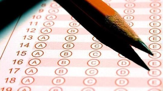 İstanbul'daki liselerdeki ortak sınavların sorularının sosyal medyada sızdırıldığı...