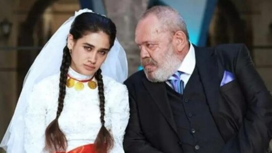 Meltem Miraloğlu'nun zor günleri: Market, temizlik ve otostop!