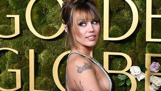 Miley Cyrus, 2025 Altın Küre kırmızı halısında şık ve iddialı kıyafetiyle dikkatleri üzerine çekti!