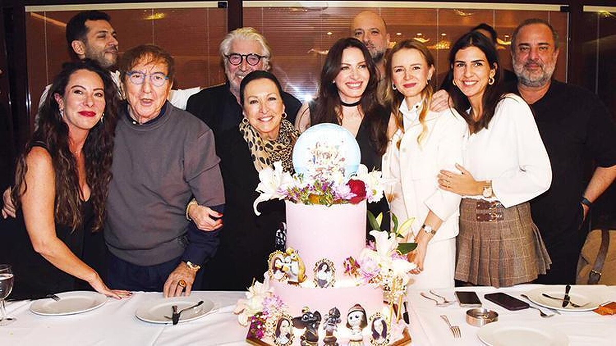 "Şam'piyonlar Filminin Oyuncuları Ezo Sunal’ın Doğum Günü İçin Etiler'de Toplandı"