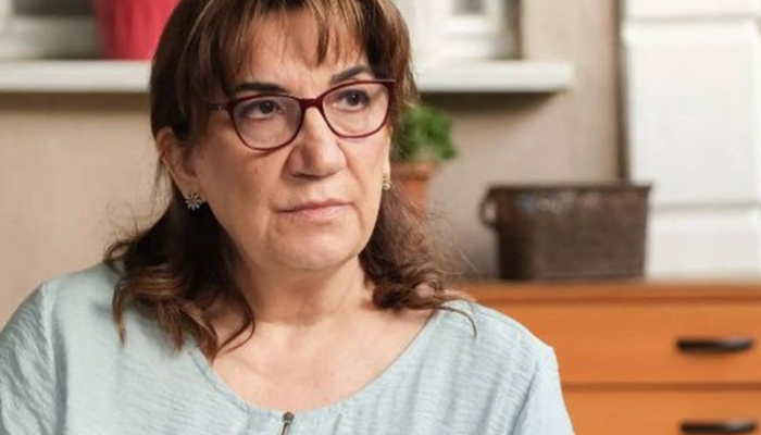Uçakta yedikleriyle zehirlenen oğlu için Füsun Demirel isyan etti