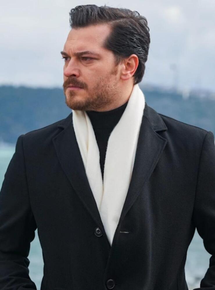 Çağatay Ulusoy'un Eşref Rüya'daki mafya imajı sosyal medyayı salladı