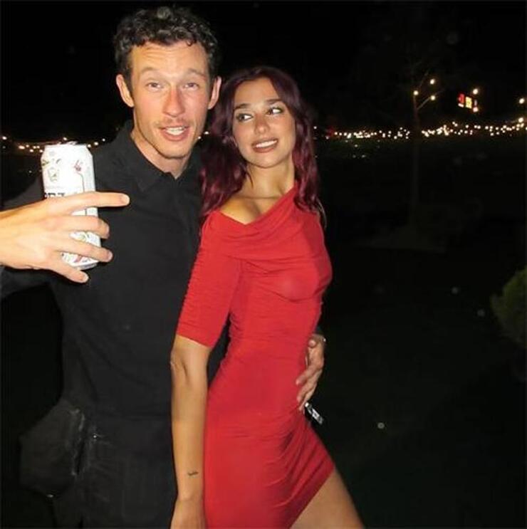 Dua Lipa ve Callum Turner nişanlandı! Yüzüğü takıp balayına çıktılar – Televizyon Haberleri