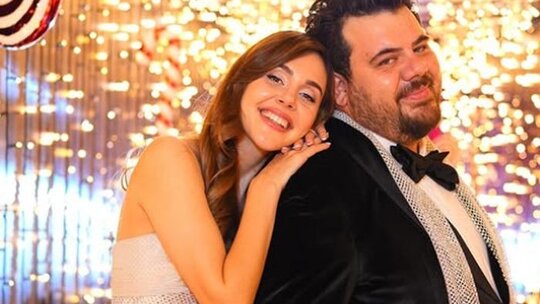 Berfu Yenenler'in Saç Rengi Değişti! Oğlu Yorumladı: "Birazcık Beğenmedim"