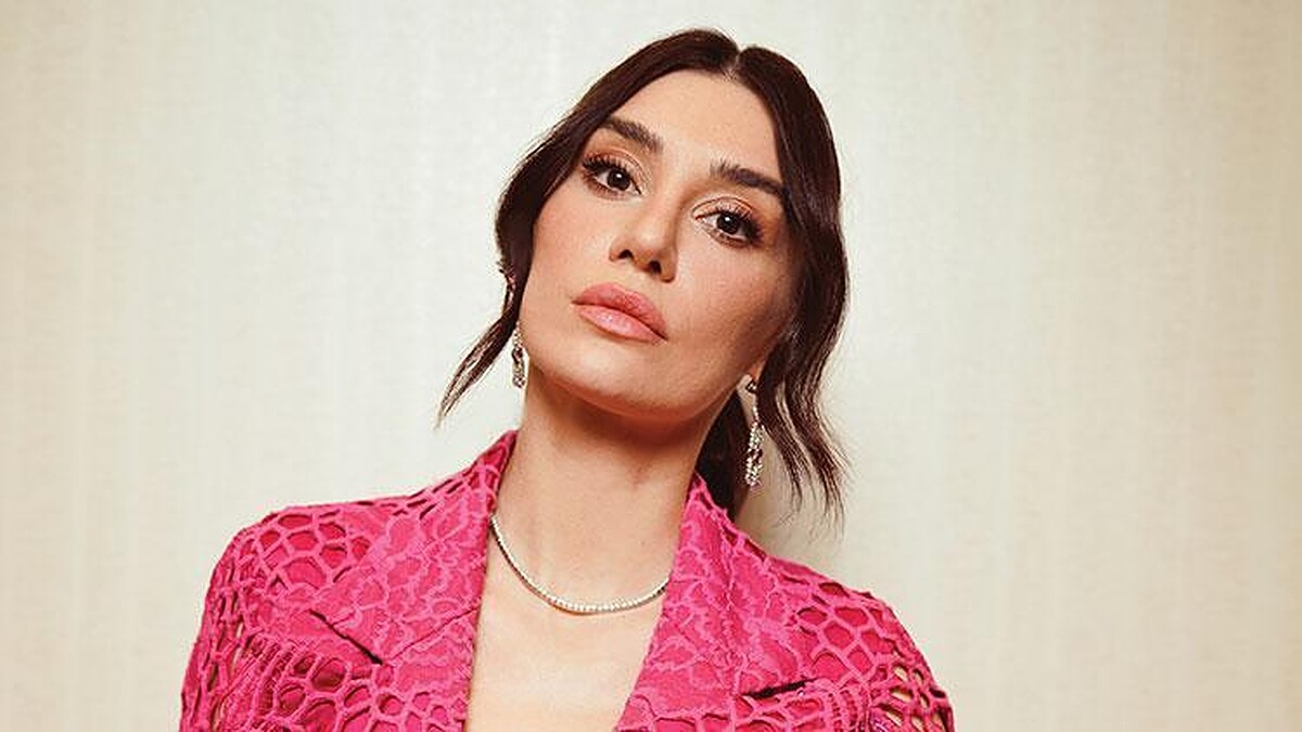 Burcu Kıratlı, Sevgililer Günü'nde yalnız olduğunu açıkladı