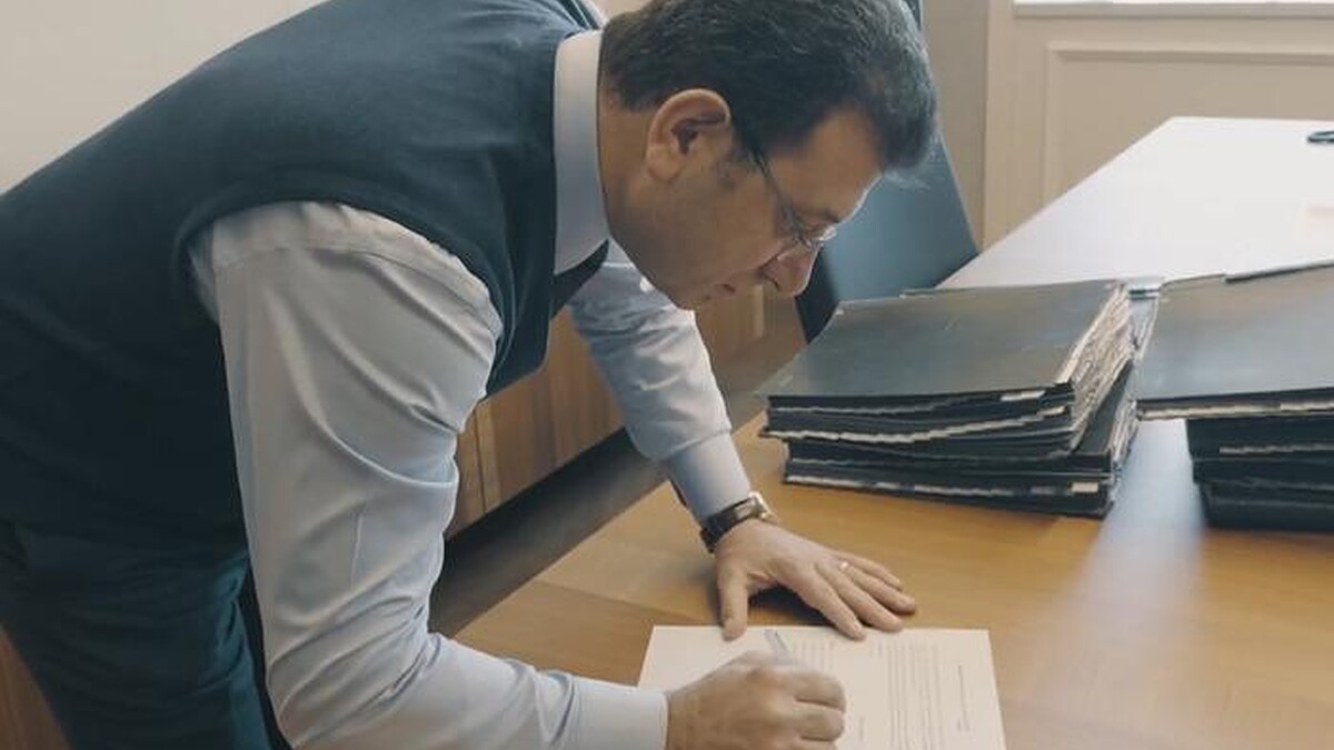 Ekrem İmamoğlu CHP Cumhurbaşkanı adaylığı için başvurusunu yaptı