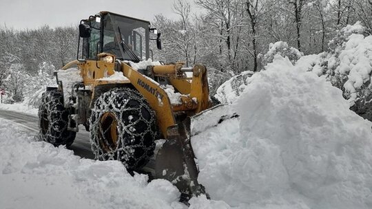 Samsun'da kar yağışı ve buzlanma nedeniyle bazı ilçelerde eğitime 1 gün ara...