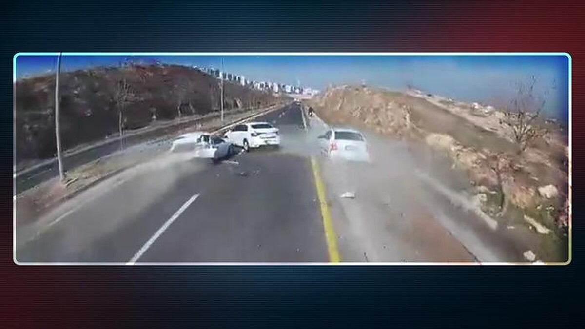 Şanlıurfa'da zincirleme kaza: 5 araç birbirine girdi, 6 yaralı var!