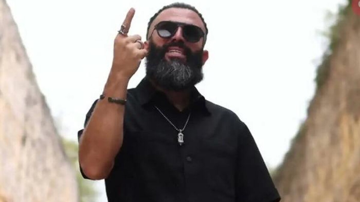 Turabi Çamkıran'a müstehcenlik suçundan yakalama kararı!