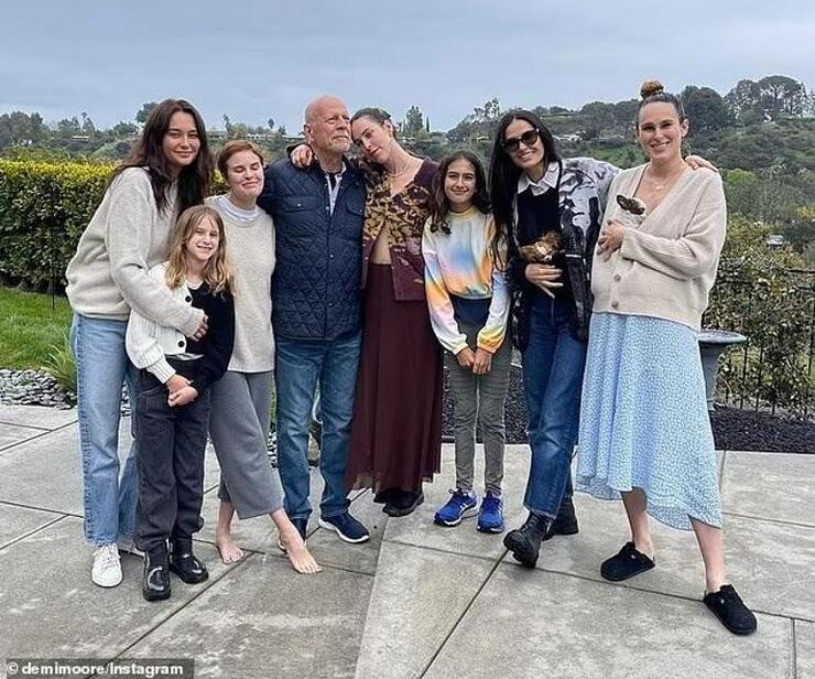 Bruce Willis'in Demansla Mücadelesi: Ailesiyle 70. yaş gününü kutladı!