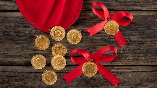 Altın fiyatları rekor seviyede! ABD'nin ek vergi kararı endişe yaratıyor