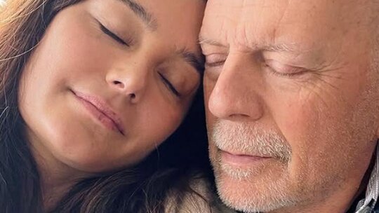 Bruce Willis'in frontotemporal demansla mücadelesi ve eşi Emma Heming Willis'in desteğiyle zorlu süreç!